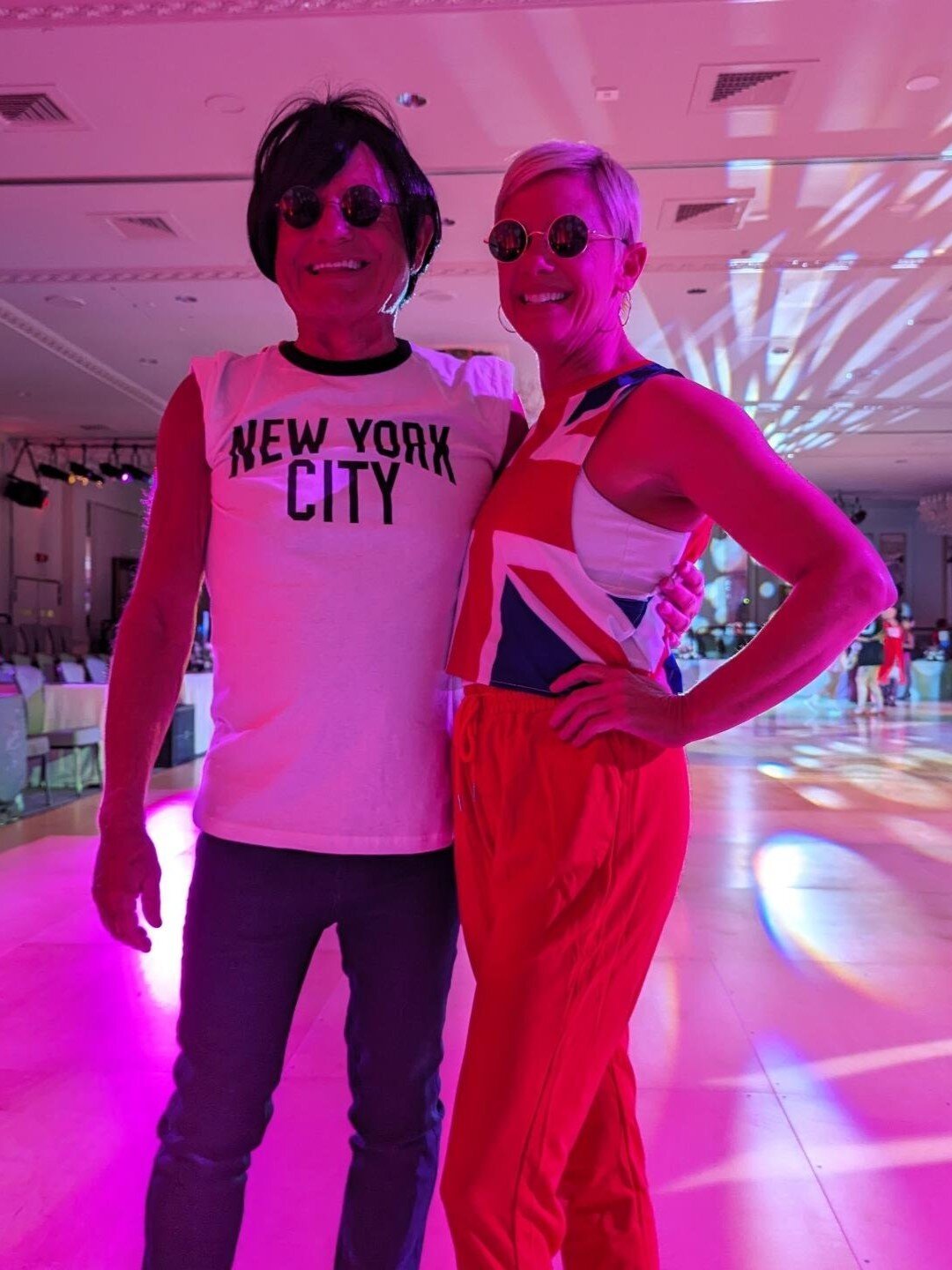 2 dancers