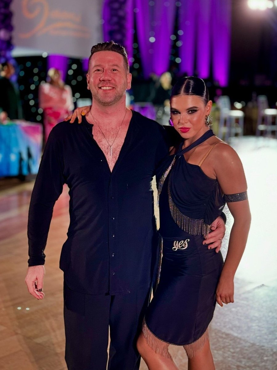 2 performers