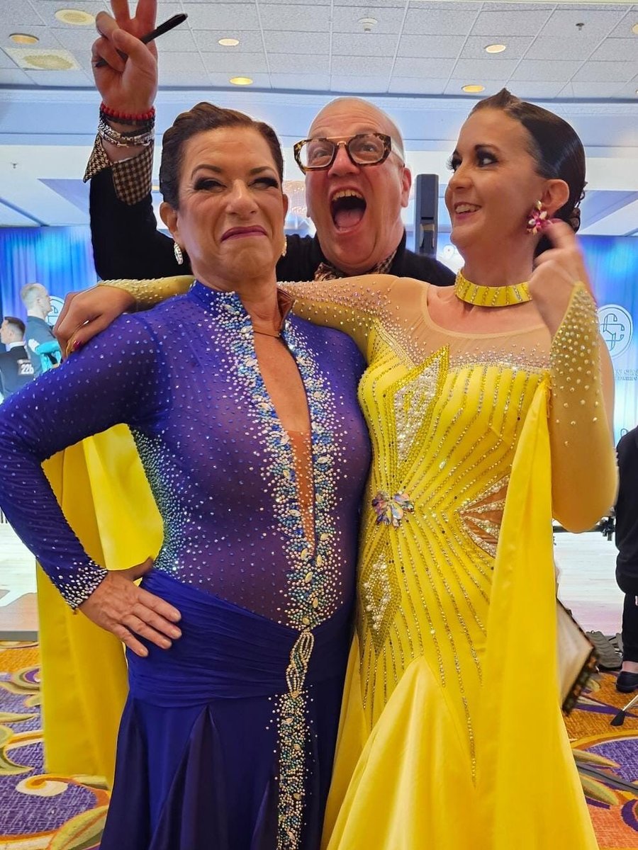 3 happy performers