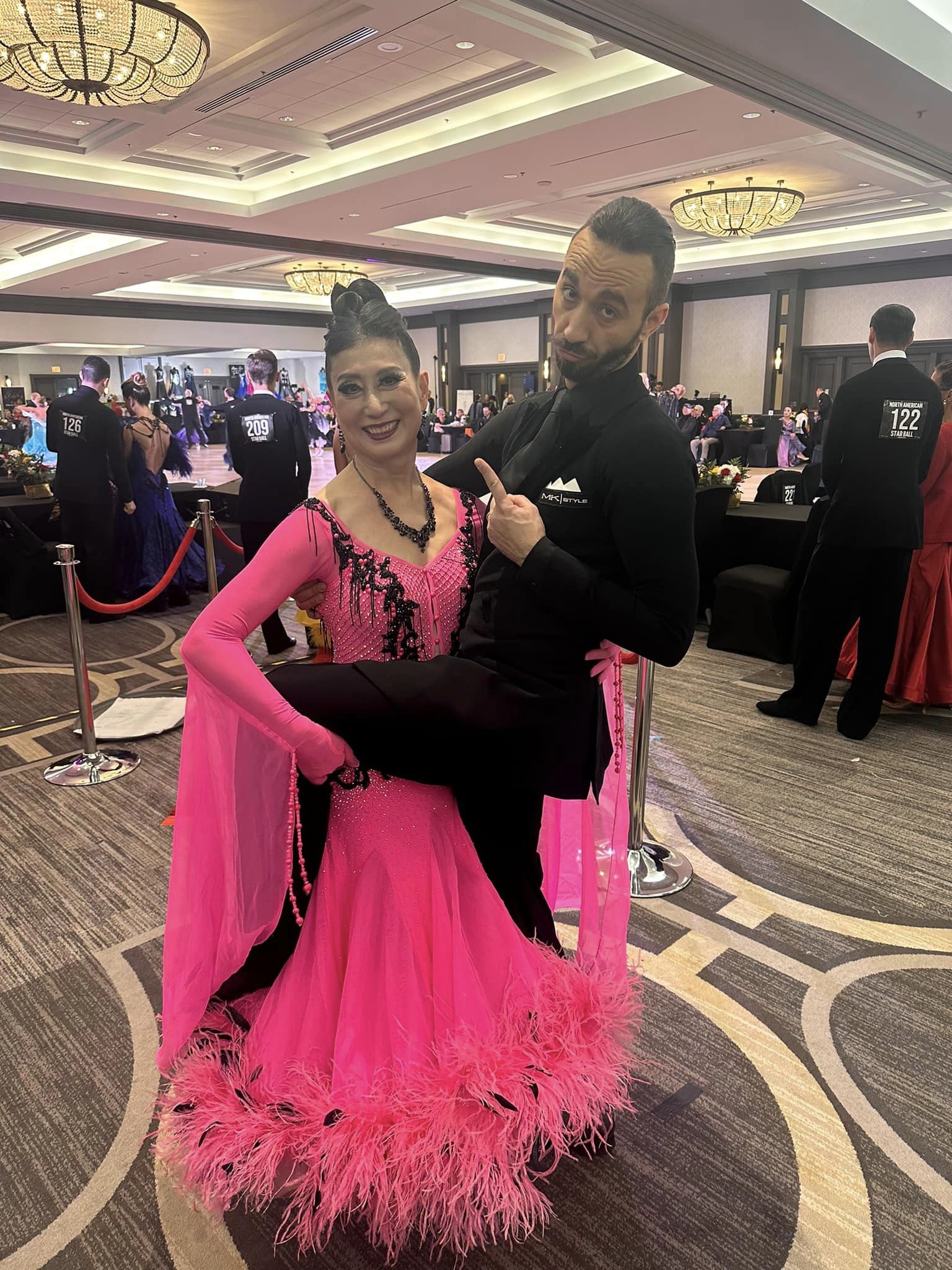 2 Dancers
